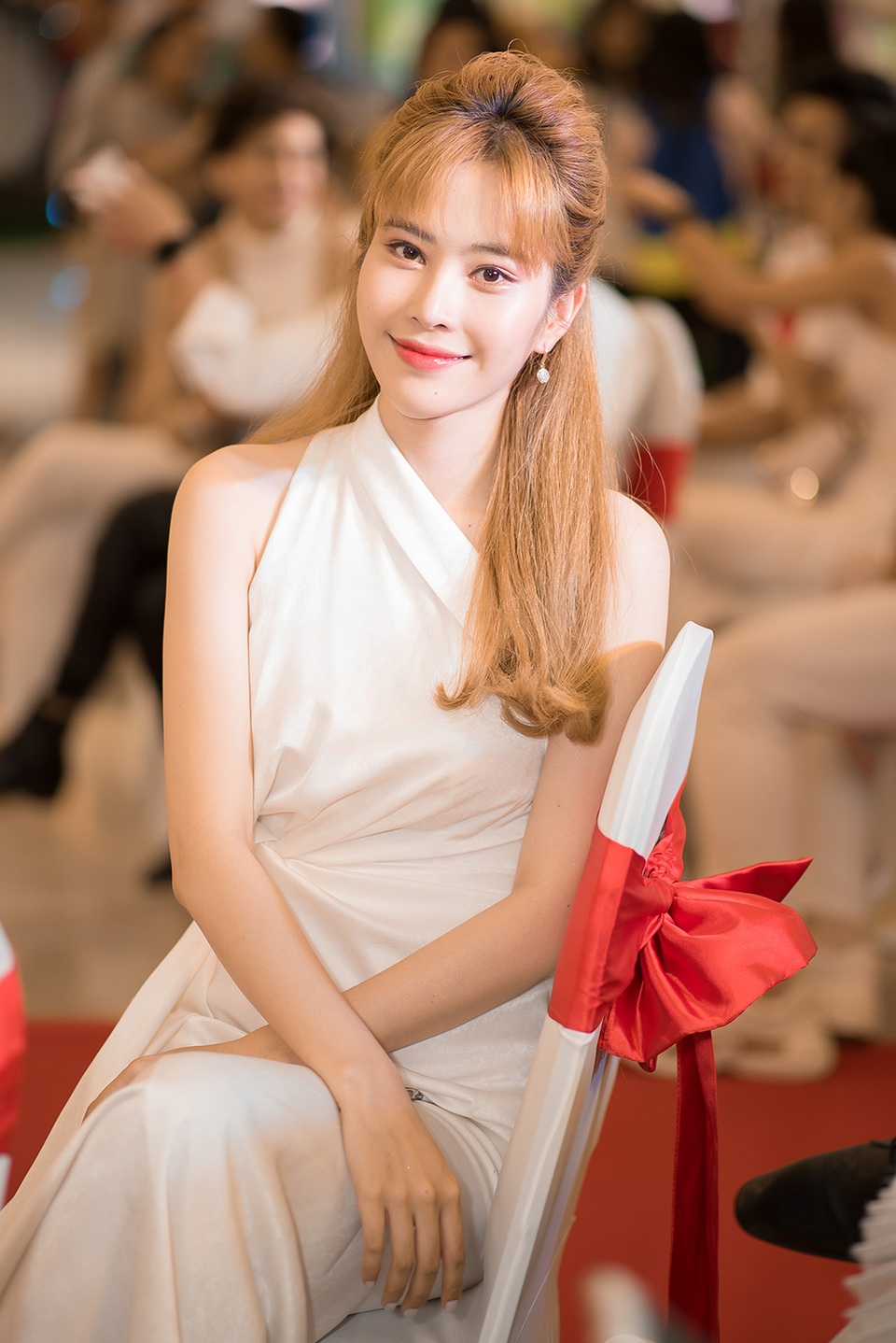 Nam Em bất ngờ trở lại với thân hình thon gọn - 5 Nam Em bất ngờ trở lại với thân hình thon gọn - 5
