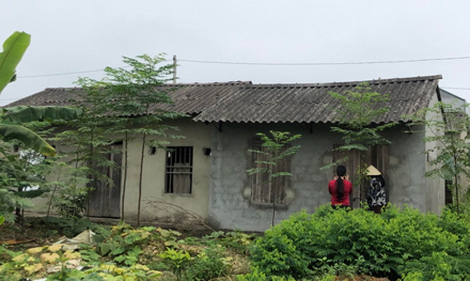 Thêm những sự thật đau lòng vụ dân nghèo lũ lượt “chạy trốn” nhà tái định cư! - 1 Thêm những sự thật đau lòng vụ dân nghèo lũ lượt “chạy trốn” nhà tái định cư! - 1