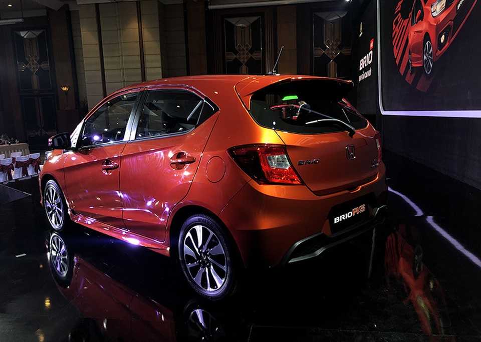 Nóng bỏng phân khúc xe đô thị: Honda Brio chính thức ra mắt, giá từ 418 triệu đồng - 4 Nóng bỏng phân khúc xe đô thị: Honda Brio chính thức ra mắt, giá từ 418 triệu đồng - 4