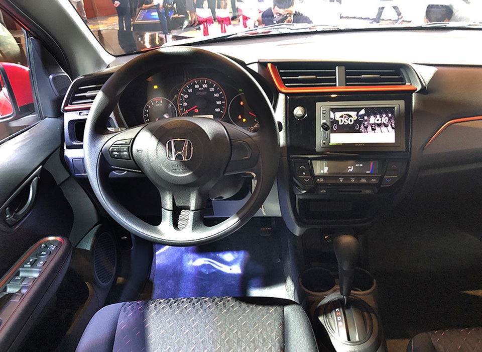 Nóng bỏng phân khúc xe đô thị: Honda Brio chính thức ra mắt, giá từ 418 triệu đồng - 5 Nóng bỏng phân khúc xe đô thị: Honda Brio chính thức ra mắt, giá từ 418 triệu đồng - 5