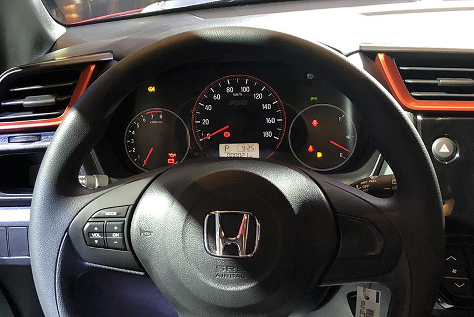 Nóng bỏng phân khúc xe đô thị: Honda Brio chính thức ra mắt, giá từ 418 triệu đồng - 6 Nóng bỏng phân khúc xe đô thị: Honda Brio chính thức ra mắt, giá từ 418 triệu đồng - 6