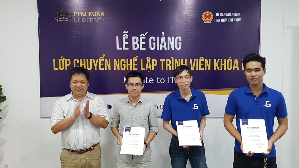 Lớp chuyển nghề lập trình viên đầu tiên tại Huế có việc làm 100% - 1 Lớp chuyển nghề lập trình viên đầu tiên tại Huế có việc làm 100% - 1