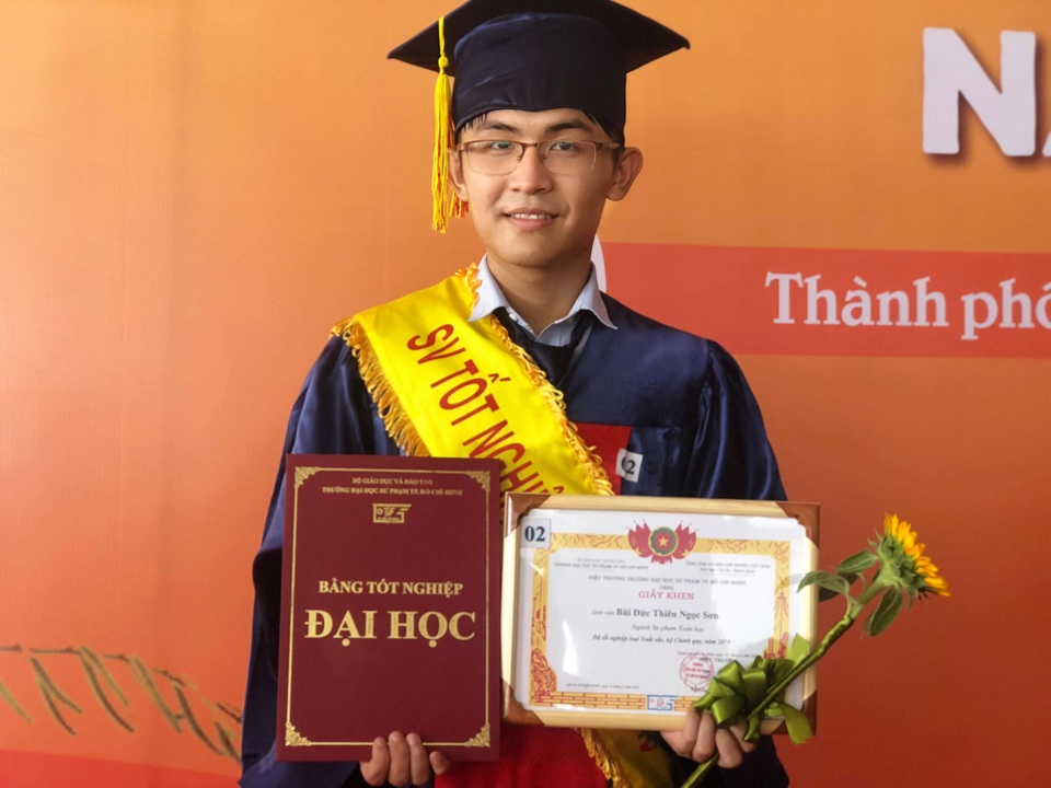 Thủ khoa tốt nghiệp ngành Sư phạm Toán: “Hãy để bản thân được học tập không ngừng” - 2 Thủ khoa tốt nghiệp ngành Sư phạm Toán: “Hãy để bản thân được học tập không ngừng” - 2
