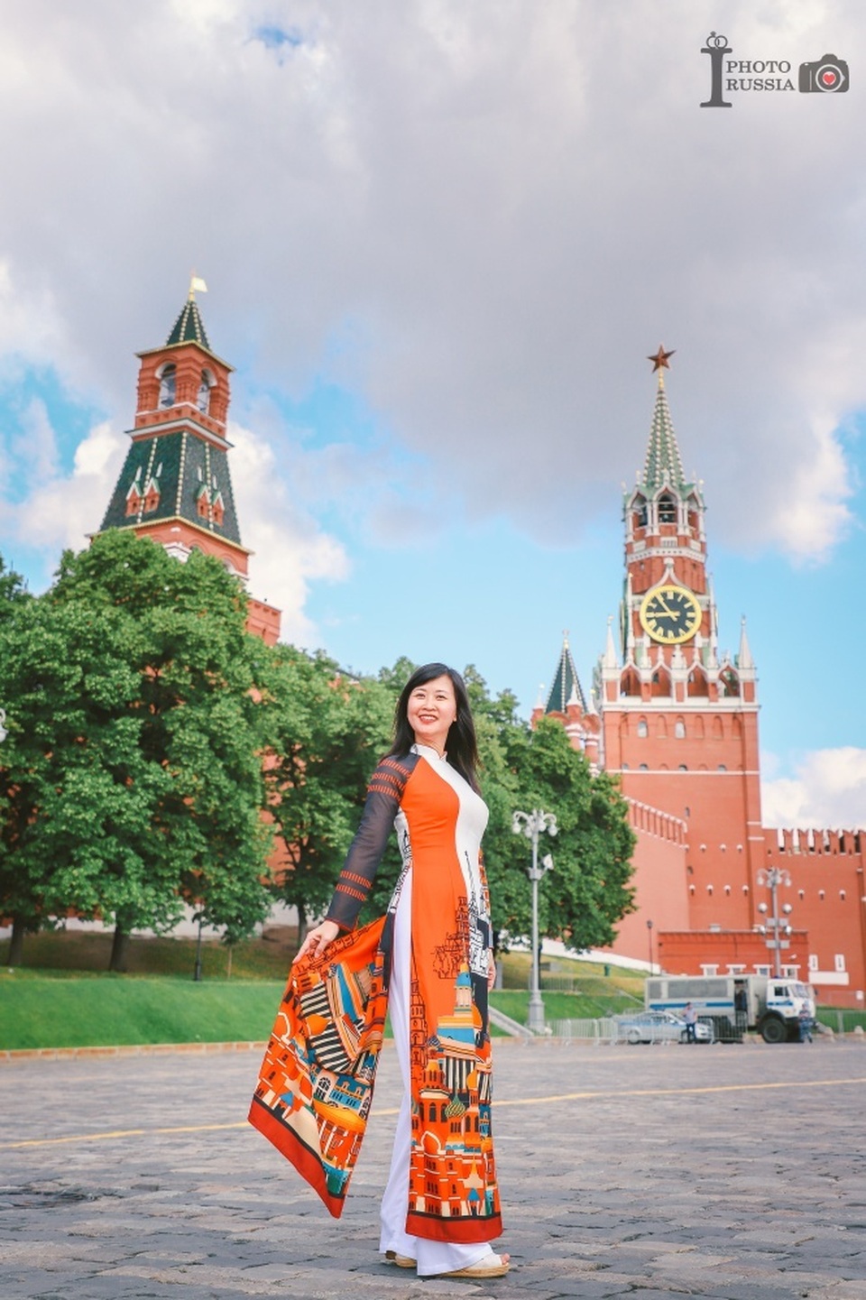 Rạng rỡ áo dài Việt trước cung điện Kremlin - 11 Rạng rỡ áo dài Việt trước cung điện Kremlin - 11