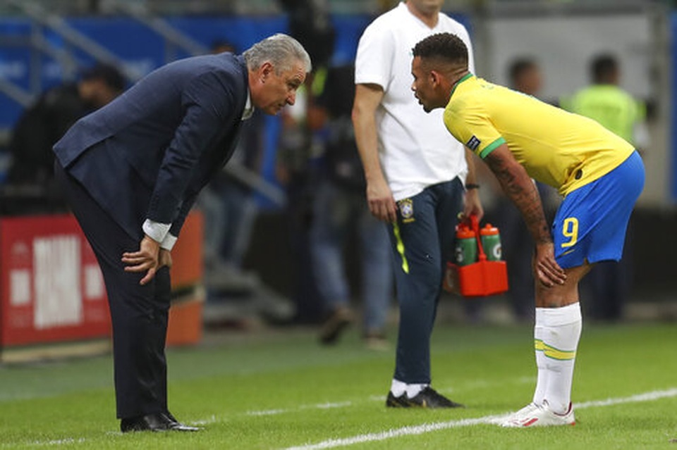 Hai lần VAR từ chối bàn thắng, Brazil hòa cay đắng trước Venezuela - 1 Hai lần VAR từ chối bàn thắng, Brazil hòa cay đắng trước Venezuela - 1