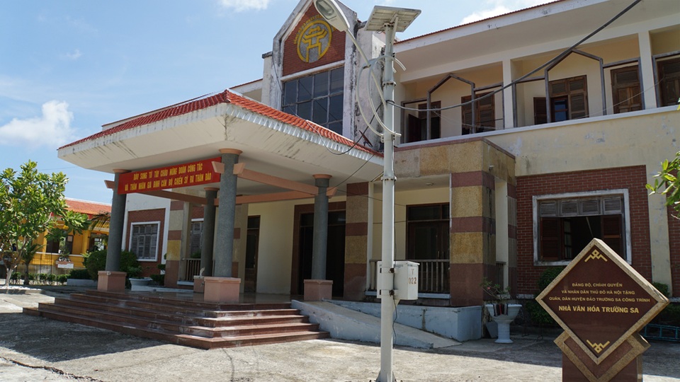 Chuyện những người bắt bệnh ông trời ở quần đảo Trường Sa - 10 Chuyện những người bắt bệnh ông trời ở quần đảo Trường Sa - 10