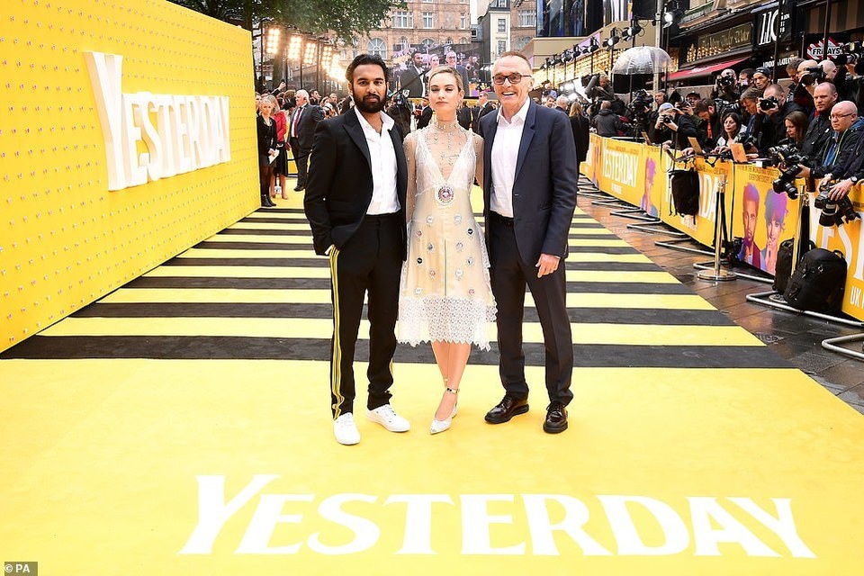 Lọ Lem Lily James điệu đà như công chúa - 12 Lọ Lem Lily James điệu đà như công chúa - 12