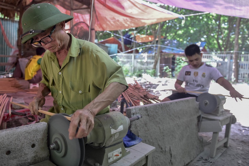 Mục sở thị quy trình làm ống hút tre xuất khẩu mang về tiền tỷ mỗi tháng của 8X Việt - 2 Mục sở thị quy trình làm ống hút tre xuất khẩu mang về tiền tỷ mỗi tháng của 8X Việt - 2