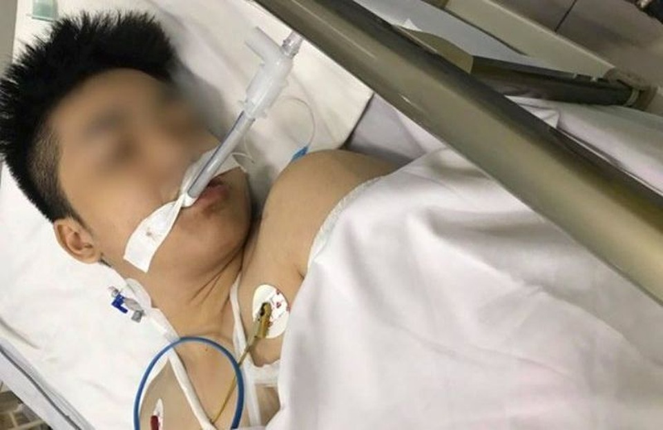 Kinh hoàng giây phút chủ cửa hàng ĐTDĐ bị kẻ lạ xông vào chém dã man - 1