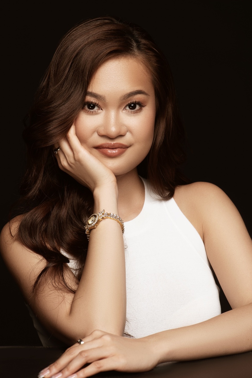 Stylist người Việt làm việc tại New York: Từng ngủ dưới sàn, ăn mì gói cả ngày - 1 Stylist người Việt làm việc tại New York: Từng ngủ dưới sàn, ăn mì gói cả ngày - 1