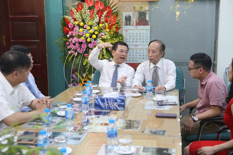 Bộ trưởng Nguyễn Mạnh Hùng: Báo Dân trí chắc chắn chỉ tốt lên! - 4 Bộ trưởng Nguyễn Mạnh Hùng: Báo Dân trí chắc chắn chỉ tốt lên! - 4