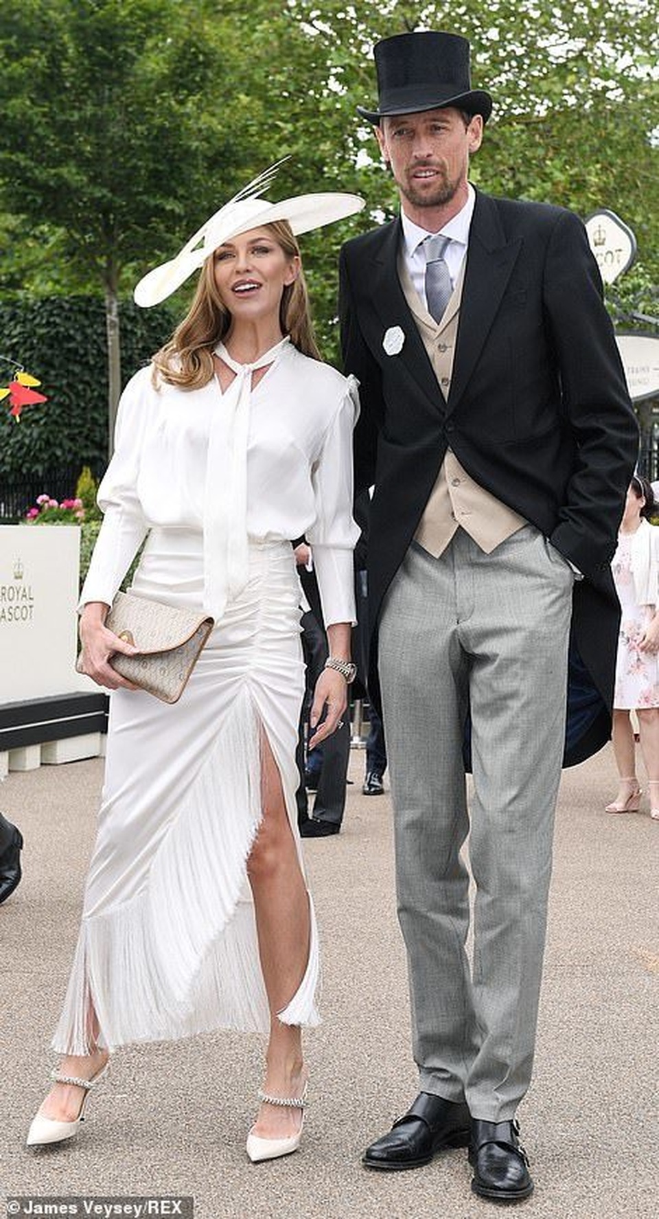 Abbey Clancy thon thả đáng kinh ngạc sau khi sinh con thứ 4 - 6 Abbey Clancy thon thả đáng kinh ngạc sau khi sinh con thứ 4 - 6