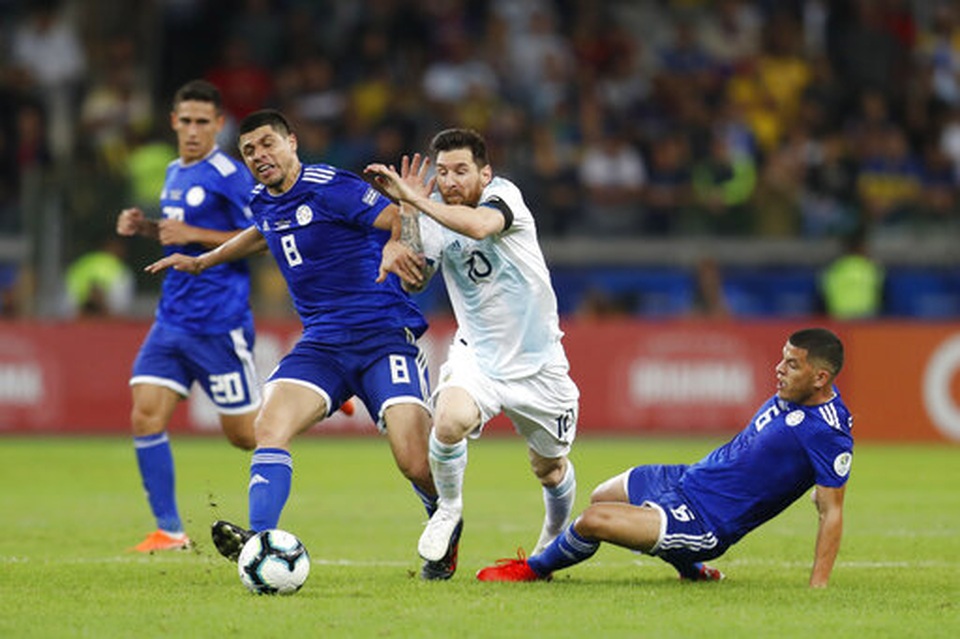 Messi ghi bàn, Argentina may mắn thoát thua Paraguay - 6