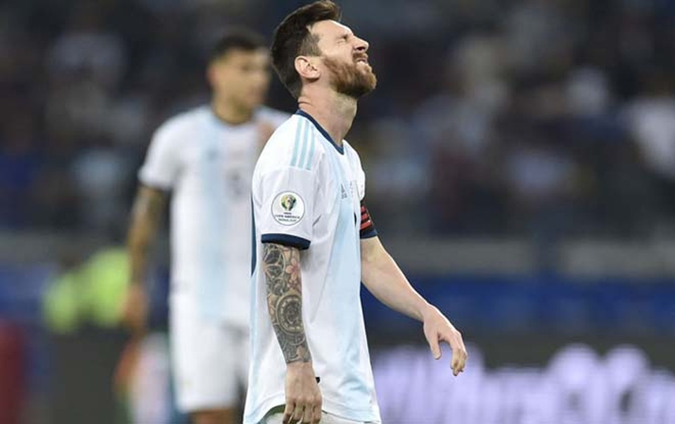 Argentina thi đấu kém cỏi: Có một Messi lạc lõng… - 1 Argentina thi đấu kém cỏi: Có một Messi lạc lõng… - 1