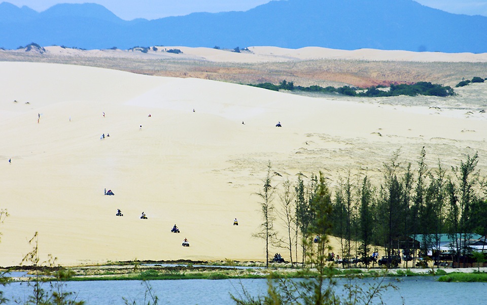 Khám phá Bàu Trắng – nơi được mệnh danh là “sa mạc Sahara ở Việt Nam” - 8 Khám phá Bàu Trắng – nơi được mệnh danh là “sa mạc Sahara ở Việt Nam” - 8