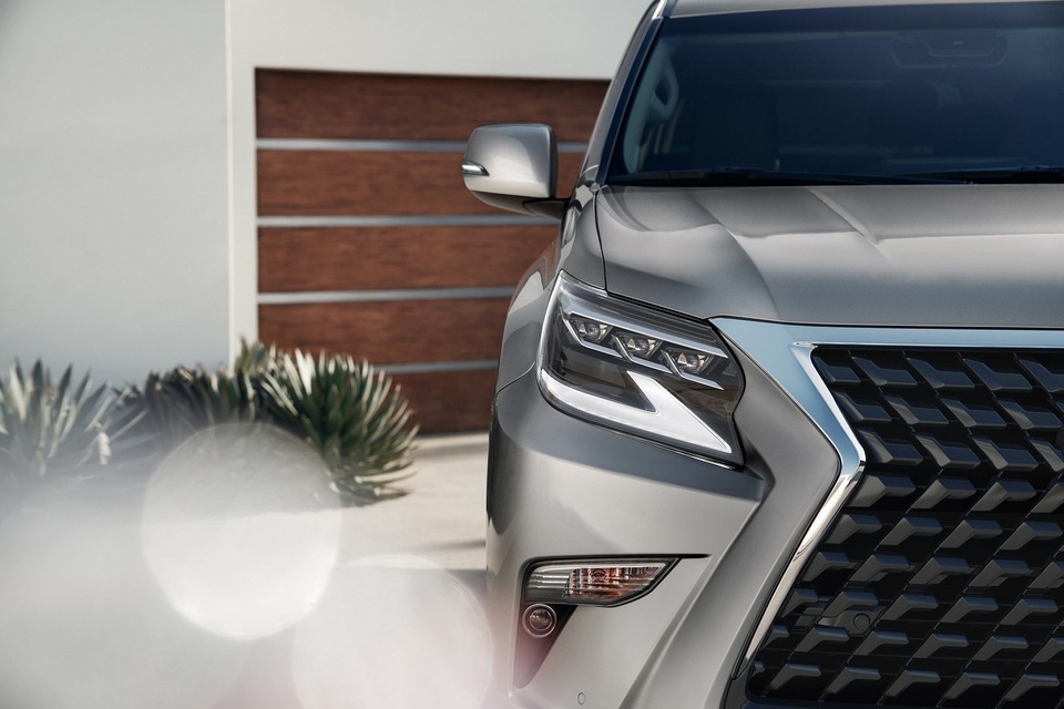 Lexus GX 2020 có gì ngoài lưới tản nhiệt khủng? - 2 Lexus GX 2020 có gì ngoài lưới tản nhiệt khủng? - 2