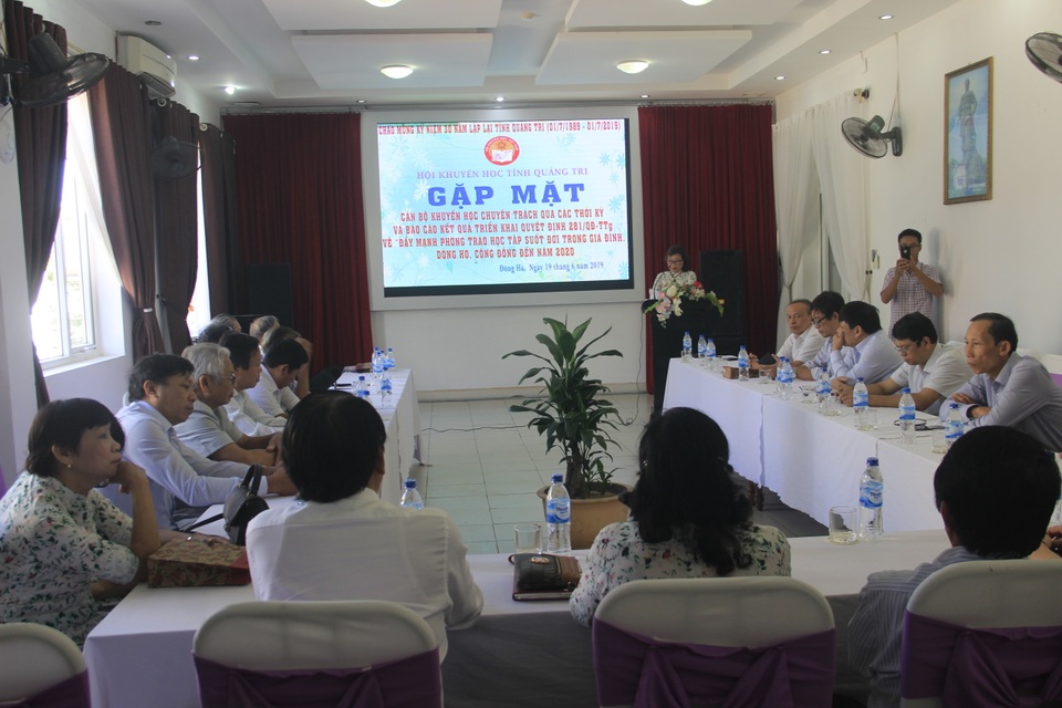 “Khuyến học, khuyến tài phải trở thành niềm tin, khát vọng của người dân” - 1 “Khuyến học, khuyến tài phải trở thành niềm tin, khát vọng của người dân” - 1