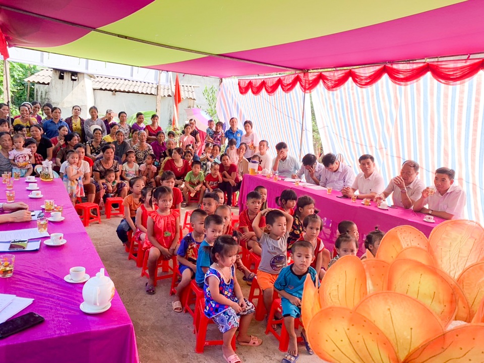 Phòng học Dân trí thứ 24 ra đời, tiếp tục nâng cánh ước mơ trẻ em vùng sâu, vùng xa - 9 Phòng học Dân trí thứ 24 ra đời, tiếp tục nâng cánh ước mơ trẻ em vùng sâu, vùng xa - 9