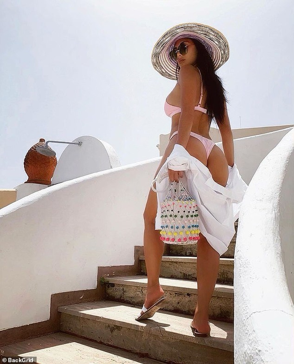 Nicole Scherzinger khoe ngực khủng với áo gợi cảm - 8 Nicole Scherzinger khoe ngực khủng với áo gợi cảm - 8