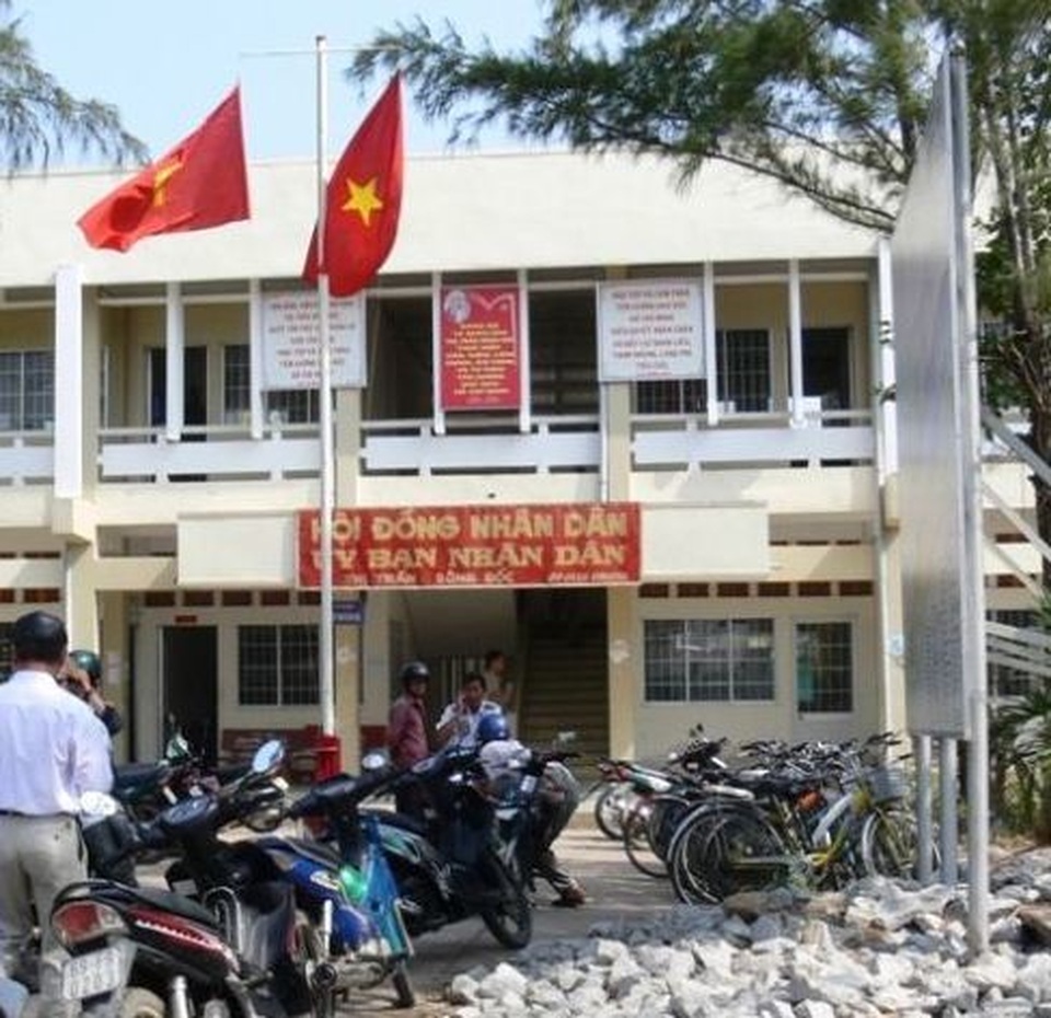 Vụ “công dân tố cáo sai phạm đất đai, Chủ tịch huyện bị kiểm điểm”: Kỷ luật 2 cán bộ - 1 Vụ “công dân tố cáo sai phạm đất đai, Chủ tịch huyện bị kiểm điểm”: Kỷ luật 2 cán bộ - 1