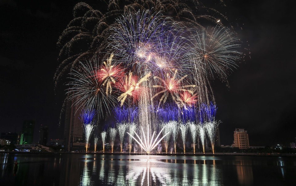 Lễ hội pháo hoa quốc tế Đà Nẵng: khơi nguồn cảm xúc bất tận - 1 Lễ hội pháo hoa quốc tế Đà Nẵng: khơi nguồn cảm xúc bất tận - 1