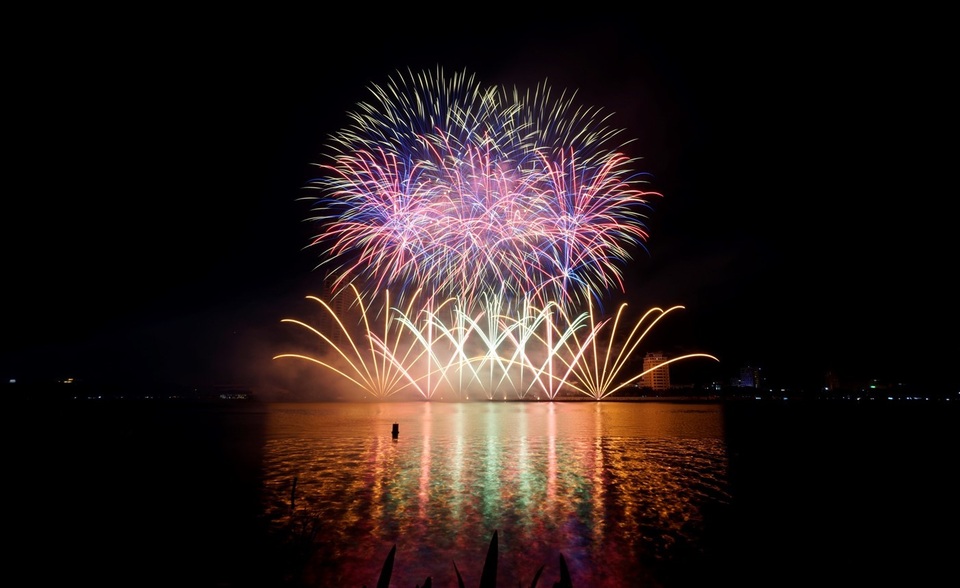 Lễ hội pháo hoa quốc tế Đà Nẵng: khơi nguồn cảm xúc bất tận - 3 Lễ hội pháo hoa quốc tế Đà Nẵng: khơi nguồn cảm xúc bất tận - 3