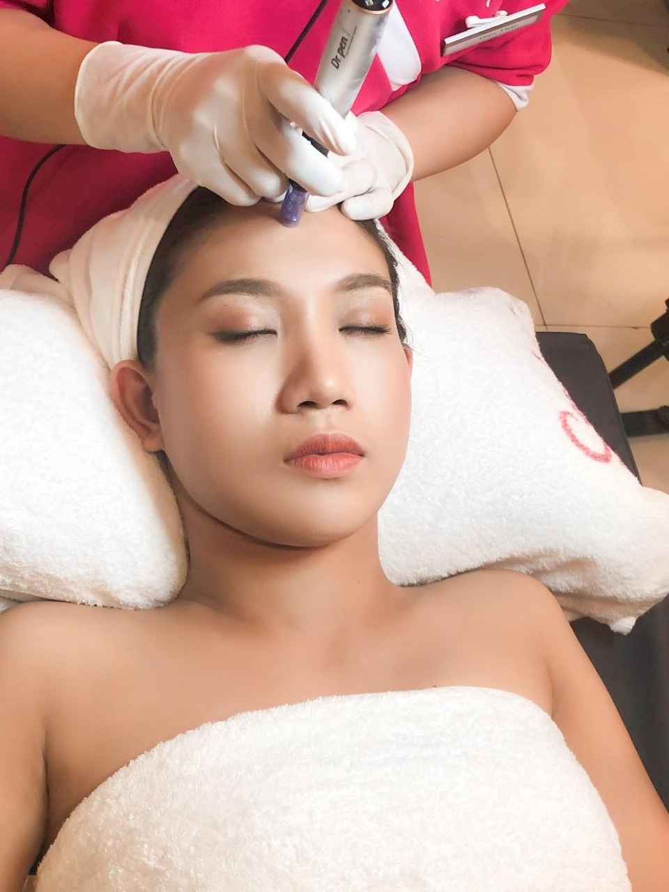 Da căng mịn như nghệ sĩ Việt Hương và diễn viên Nam Thư tại Seoul Spa sau các Web Drama giang hồ - 6 Da căng mịn như nghệ sĩ Việt Hương và diễn viên Nam Thư tại Seoul Spa sau các Web Drama giang hồ - 6