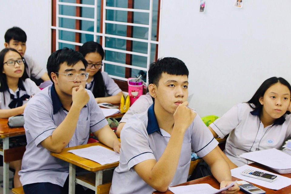 Ráo riết ôn thi đến cận “giờ G” - 3 Ráo riết ôn thi đến cận “giờ G” - 3