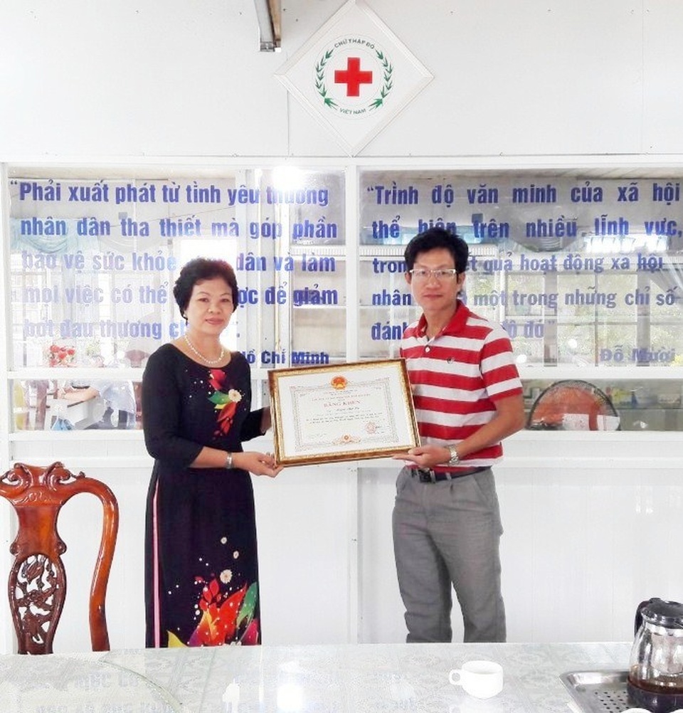 Chủ tịch UBND tỉnh Bạc Liêu tặng Bằng khen phóng viên Dân trí - 1 Chủ tịch UBND tỉnh Bạc Liêu tặng Bằng khen phóng viên Dân trí - 1