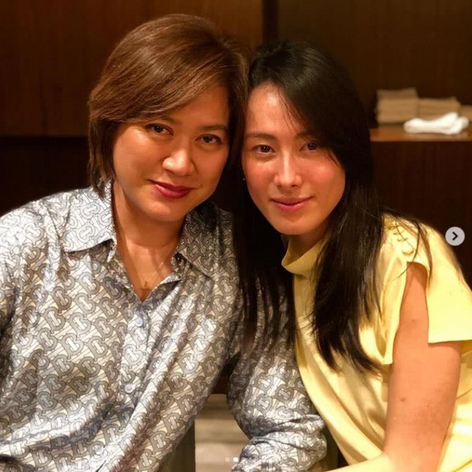 Lương Lạc Thi làm mẹ đơn thân sau khi giấc mơ “Nàng Lọ Lem” tan vỡ - 1 Lương Lạc Thi làm mẹ đơn thân sau khi giấc mơ “Nàng Lọ Lem” tan vỡ - 1