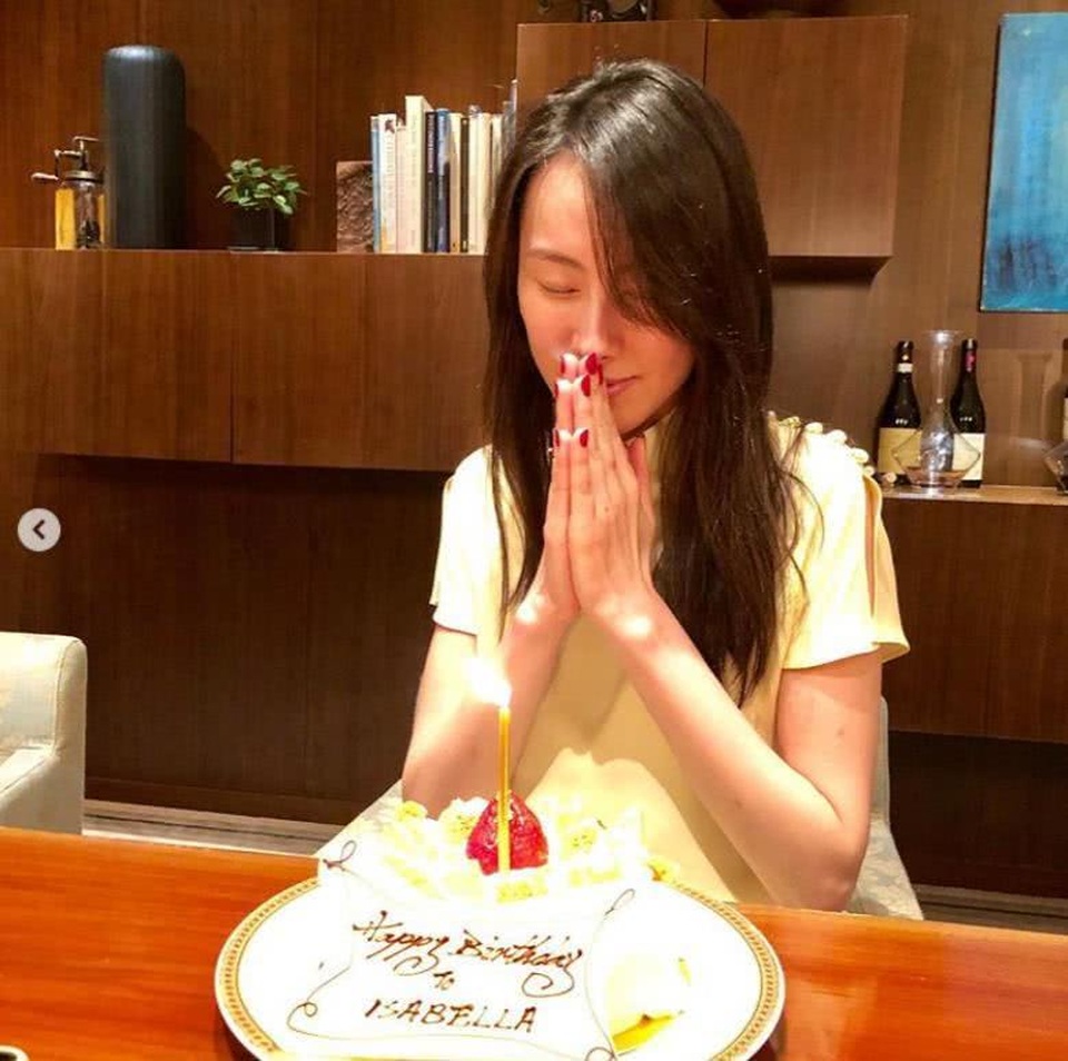 Lương Lạc Thi làm mẹ đơn thân sau khi giấc mơ “Nàng Lọ Lem” tan vỡ - 3 Lương Lạc Thi làm mẹ đơn thân sau khi giấc mơ “Nàng Lọ Lem” tan vỡ - 3