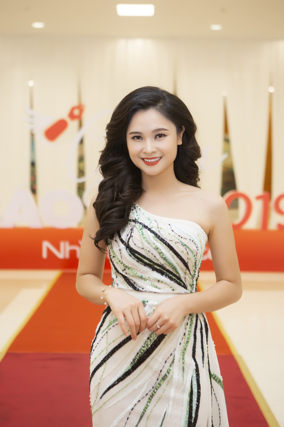 BTV thời sự không tuổi Khánh Ly từng bị đe doạ khi viết điều tra - 4 BTV thời sự không tuổi Khánh Ly từng bị đe doạ khi viết điều tra - 4