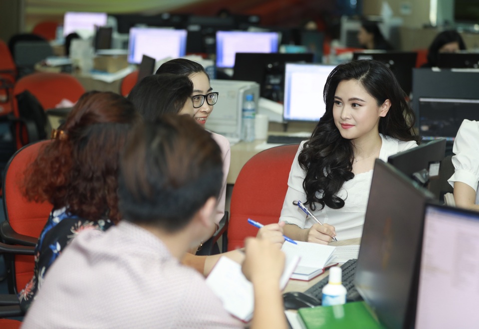 BTV thời sự không tuổi Khánh Ly từng bị đe doạ khi viết điều tra - 3 BTV thời sự không tuổi Khánh Ly từng bị đe doạ khi viết điều tra - 3