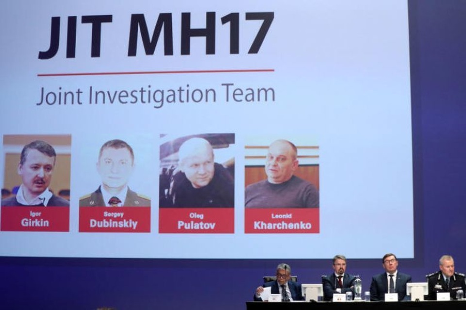 3 người Nga bị truy nã trong vụ bắn rơi máy bay MH17 - 1 3 người Nga bị truy nã trong vụ bắn rơi máy bay MH17 - 1