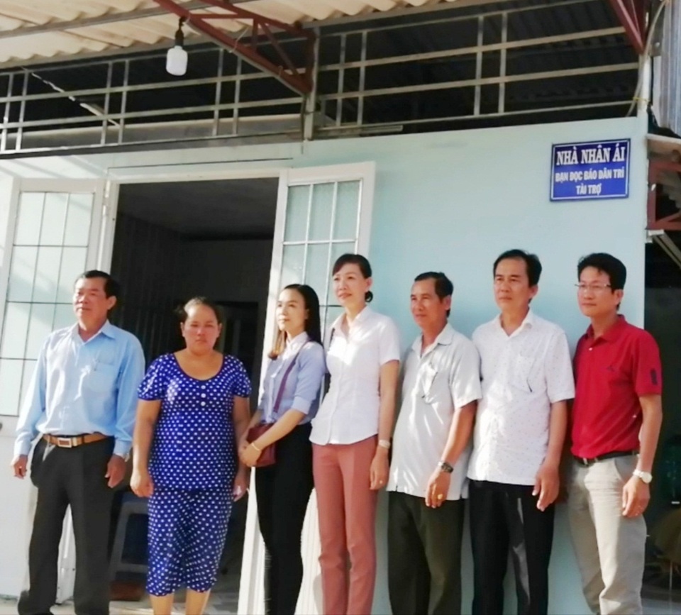 Chủ tịch UBND tỉnh Bạc Liêu tặng Bằng khen phóng viên Dân trí - 2 Chủ tịch UBND tỉnh Bạc Liêu tặng Bằng khen phóng viên Dân trí - 2