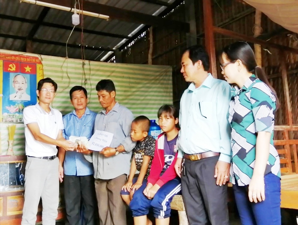 Bạn đọc Dân trí giúp hơn 52 triệu đồng đến người đàn ông Khmer nghèo ở Bạc Liêu - 2 Bạn đọc Dân trí giúp hơn 52 triệu đồng đến người đàn ông Khmer nghèo ở Bạc Liêu - 2