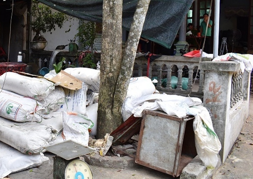 Chặn đứng 4 tấn mỡ hôi thối tuồn ra thị trường tiêu thụ - 1 Chặn đứng 4 tấn mỡ hôi thối tuồn ra thị trường tiêu thụ - 1