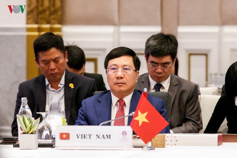 Bộ trưởng Ngoại giao ASEAN bàn thảo vai trò trung tâm của khối - 2