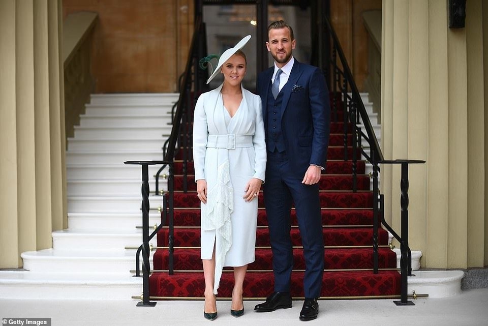 Huấn luyện viên thể dục cưới danh thủ Harry Kane - 4
