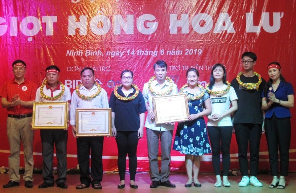 Cán bộ xã 55 tuổi 31 lần hiến máu cứu người - 3 Cán bộ xã 55 tuổi 31 lần hiến máu cứu người - 3