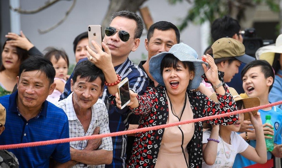 Hàng ngàn du khách đổ về Sa Pa tham dự lễ hội đua ngựa Vó ngựa trên mây - 3 Hàng ngàn du khách đổ về Sa Pa tham dự lễ hội đua ngựa Vó ngựa trên mây - 3