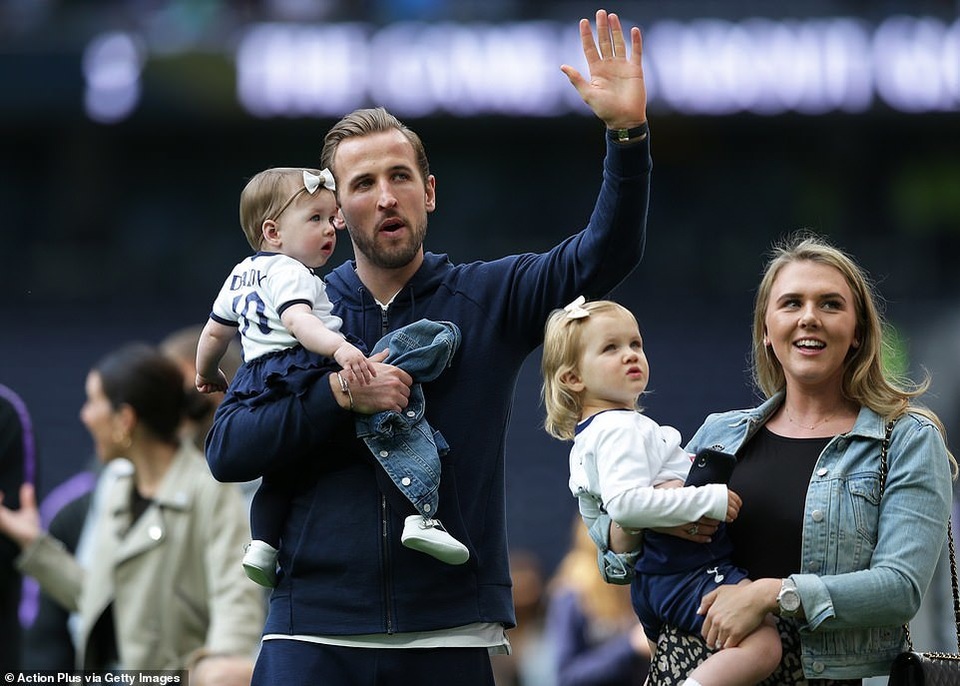 Huấn luyện viên thể dục cưới danh thủ Harry Kane - 5
