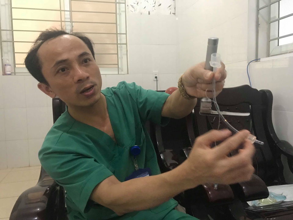 Lời kể của bác sỹ về 7 phút sinh tử cứu cháu bé hóc thạch từ cõi chết trở về - 1 Lời kể của bác sỹ về 7 phút sinh tử cứu cháu bé hóc thạch từ cõi chết trở về - 1