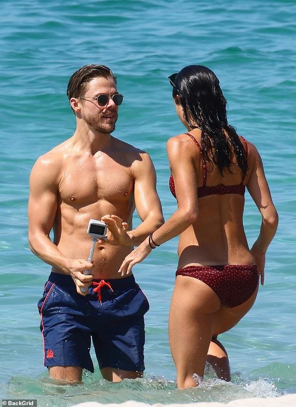 Vũ công Derek Hough tình tứ bên bạn gái gợi cảm - 3 Vũ công Derek Hough tình tứ bên bạn gái gợi cảm - 3