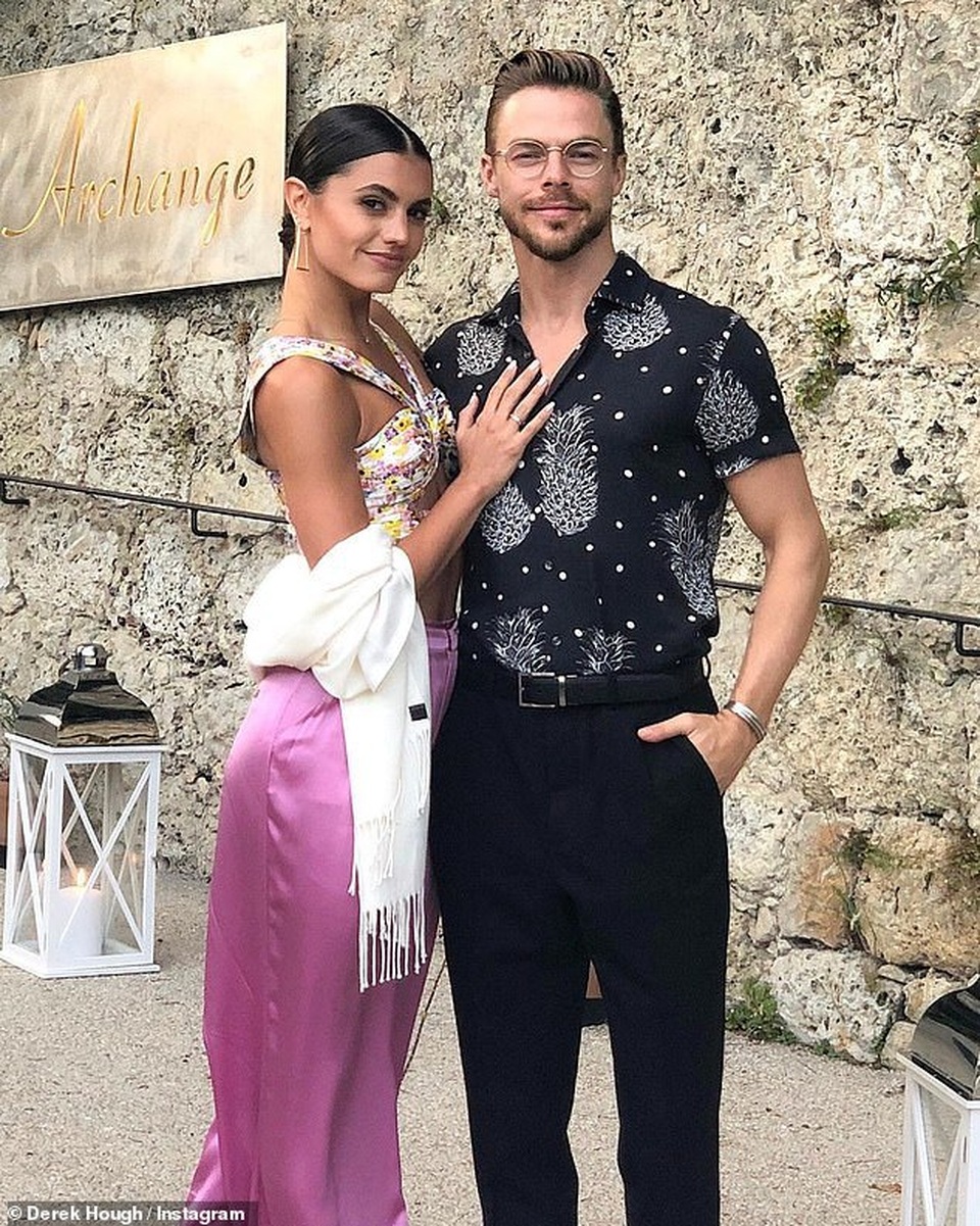 Vũ công Derek Hough tình tứ bên bạn gái gợi cảm - 7 Vũ công Derek Hough tình tứ bên bạn gái gợi cảm - 7