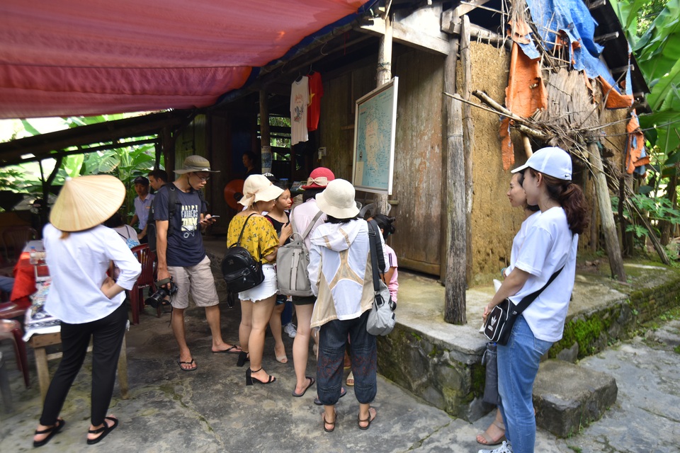 Khám phá Việt Hải – làng chài thơ mộng ít người biết ở đảo Cát Bà - 9 Khám phá Việt Hải – làng chài thơ mộng ít người biết ở đảo Cát Bà - 9