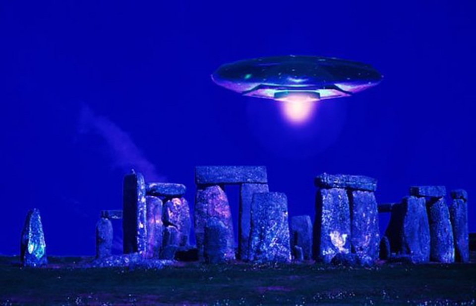 Bãi đá cổ Stonehenge được xây dựng bởi người ngoài hành tinh? - 1 Bãi đá cổ Stonehenge được xây dựng bởi người ngoài hành tinh? - 1