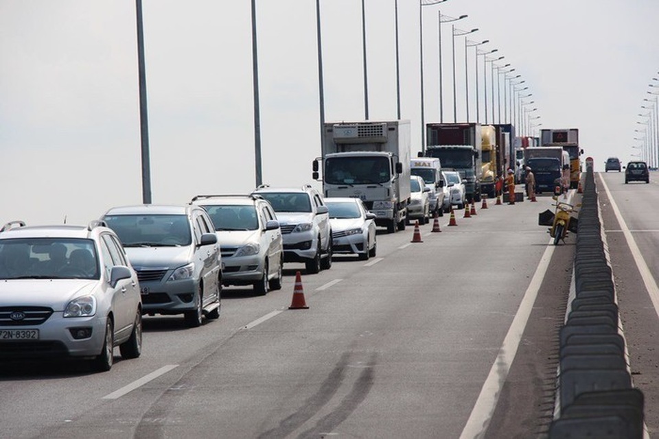 Mới vào hè, cao tốc TPHCM - Long Thành - Dầu Giây đã thường xuyên kẹt xe nghiêm trọng - 2 Mới vào hè, cao tốc TPHCM - Long Thành - Dầu Giây đã thường xuyên kẹt xe nghiêm trọng - 2