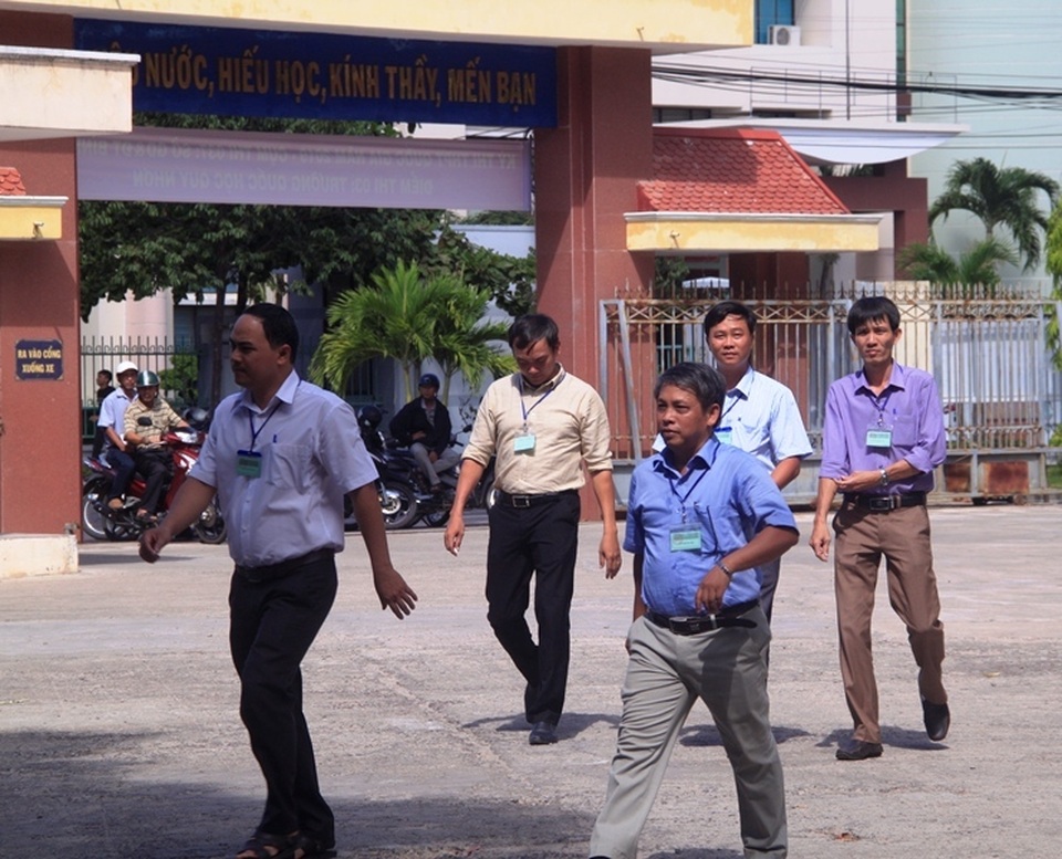 Bình Định: Cấp điện liên tục trong các ngày diễn ra kỳ thi THPT quốc gia - 4 Bình Định: Cấp điện liên tục trong các ngày diễn ra kỳ thi THPT quốc gia - 4