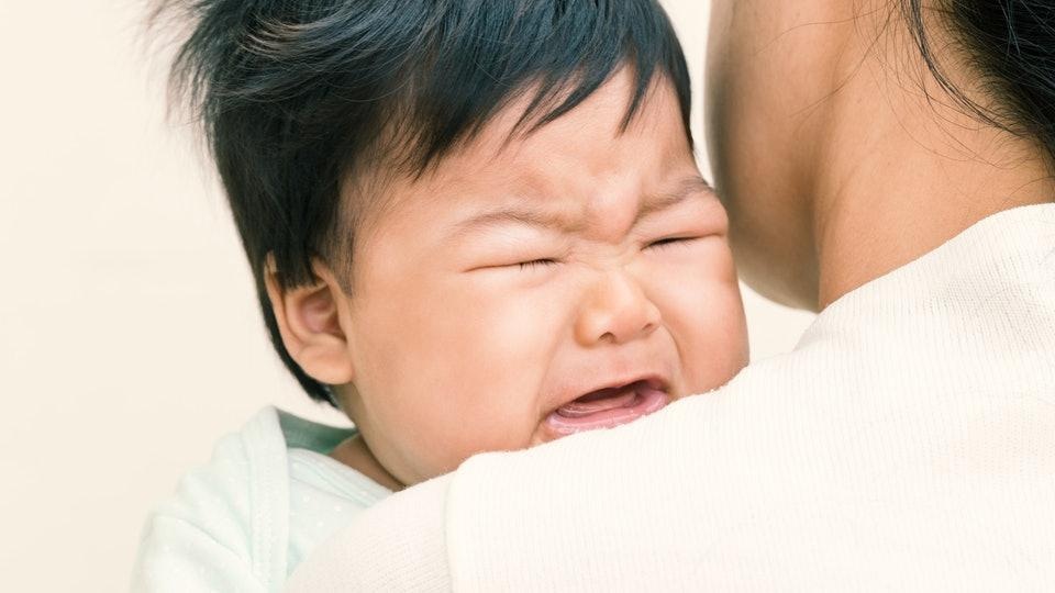 Chuyên gia bày cách đơn giản trị 3 lý do khiến trẻ quấy khóc ngày đêm - 1 Chuyên gia bày cách đơn giản trị 3 lý do khiến trẻ quấy khóc ngày đêm - 1